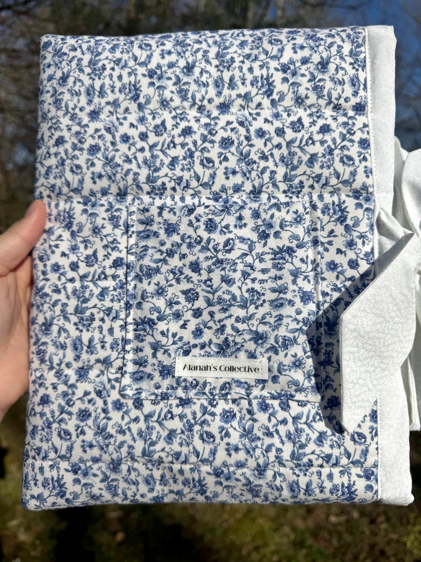Porcelain Florals Large Bible/Book Sleeve