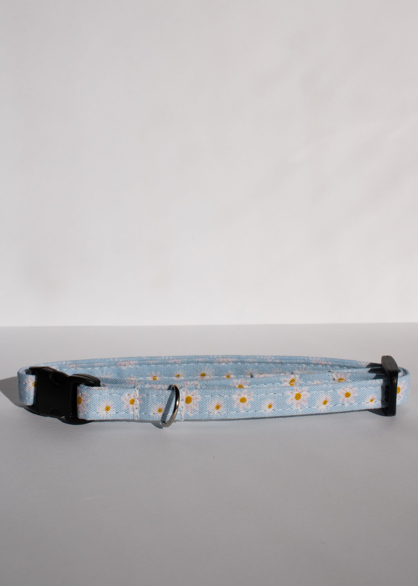 Blue Daisies Small 3/8" Dog Collar
