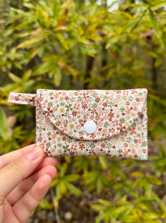 Cinnamon Roll AirPods Case/Card Wallet