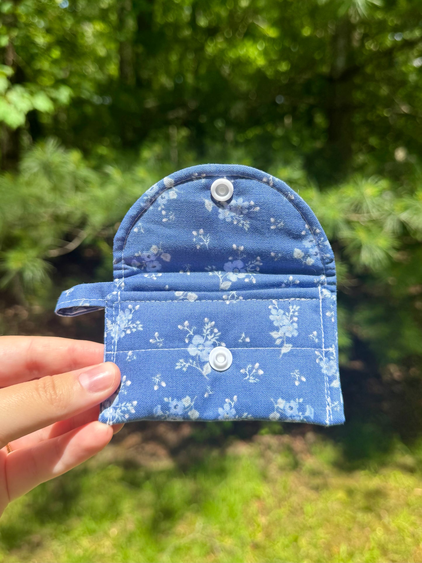 Blue Blossoms AirPods Case/Card Wallet