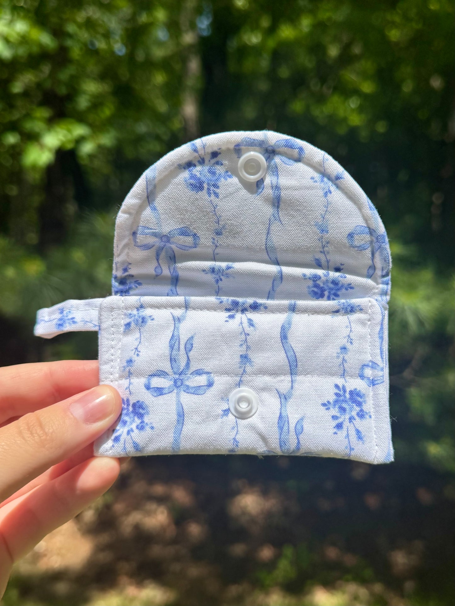 Blue Bows AirPods Case/Card Wallet