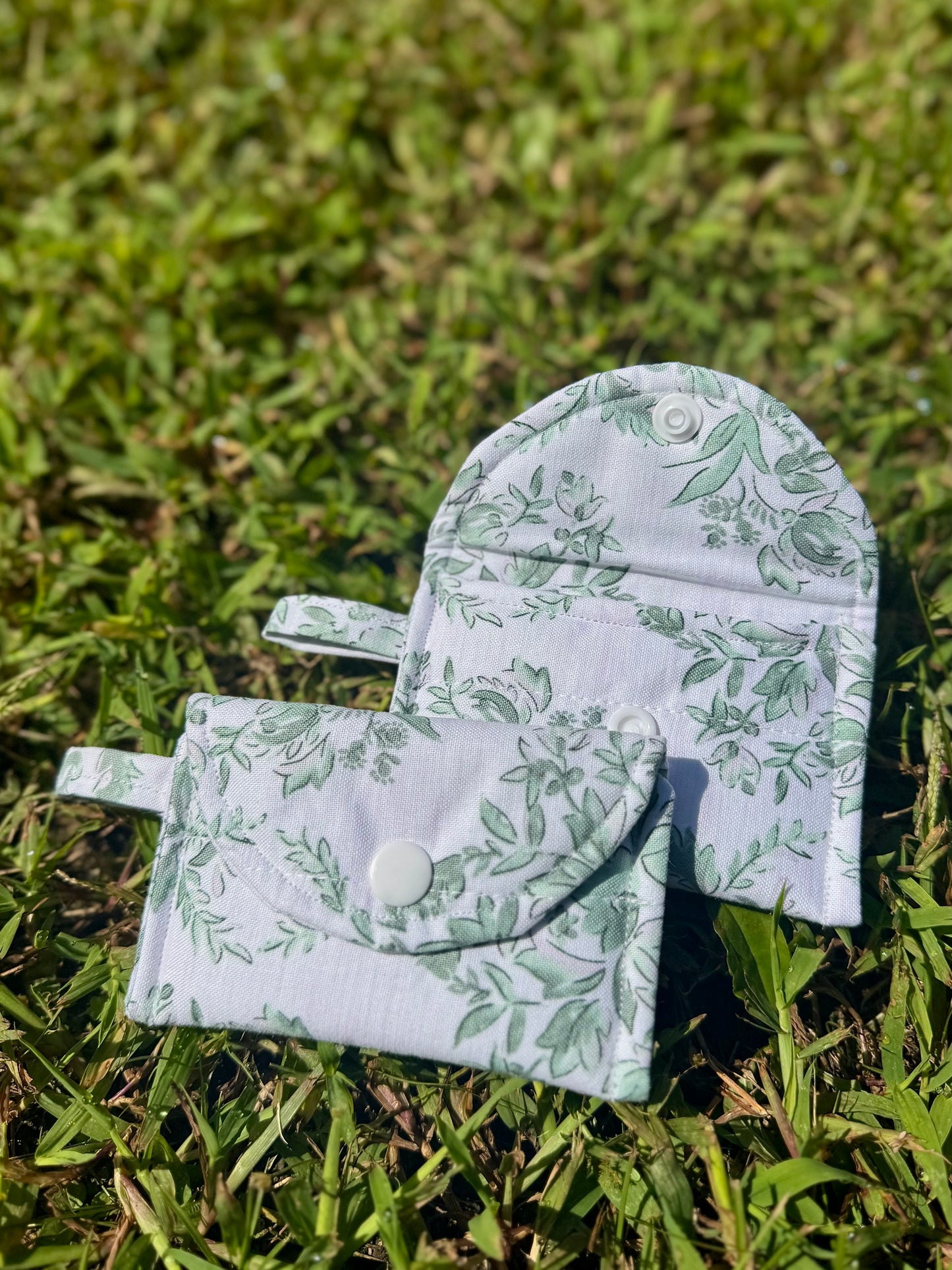 Green Leaves AirPods Case/Card Wallet