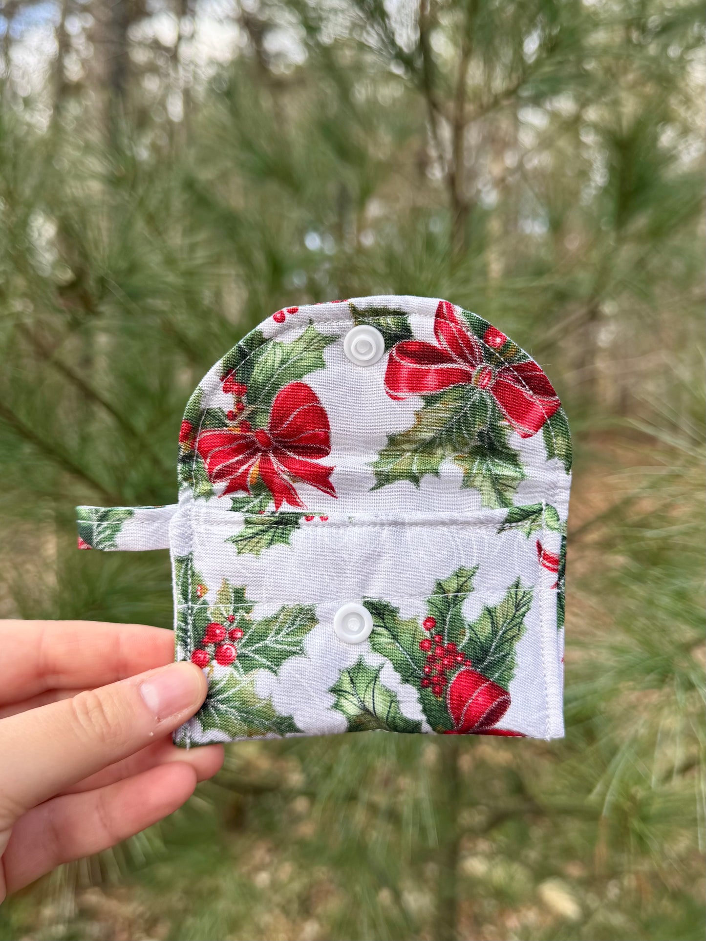 Under the Mistletoe AirPods Case/Card Wallet