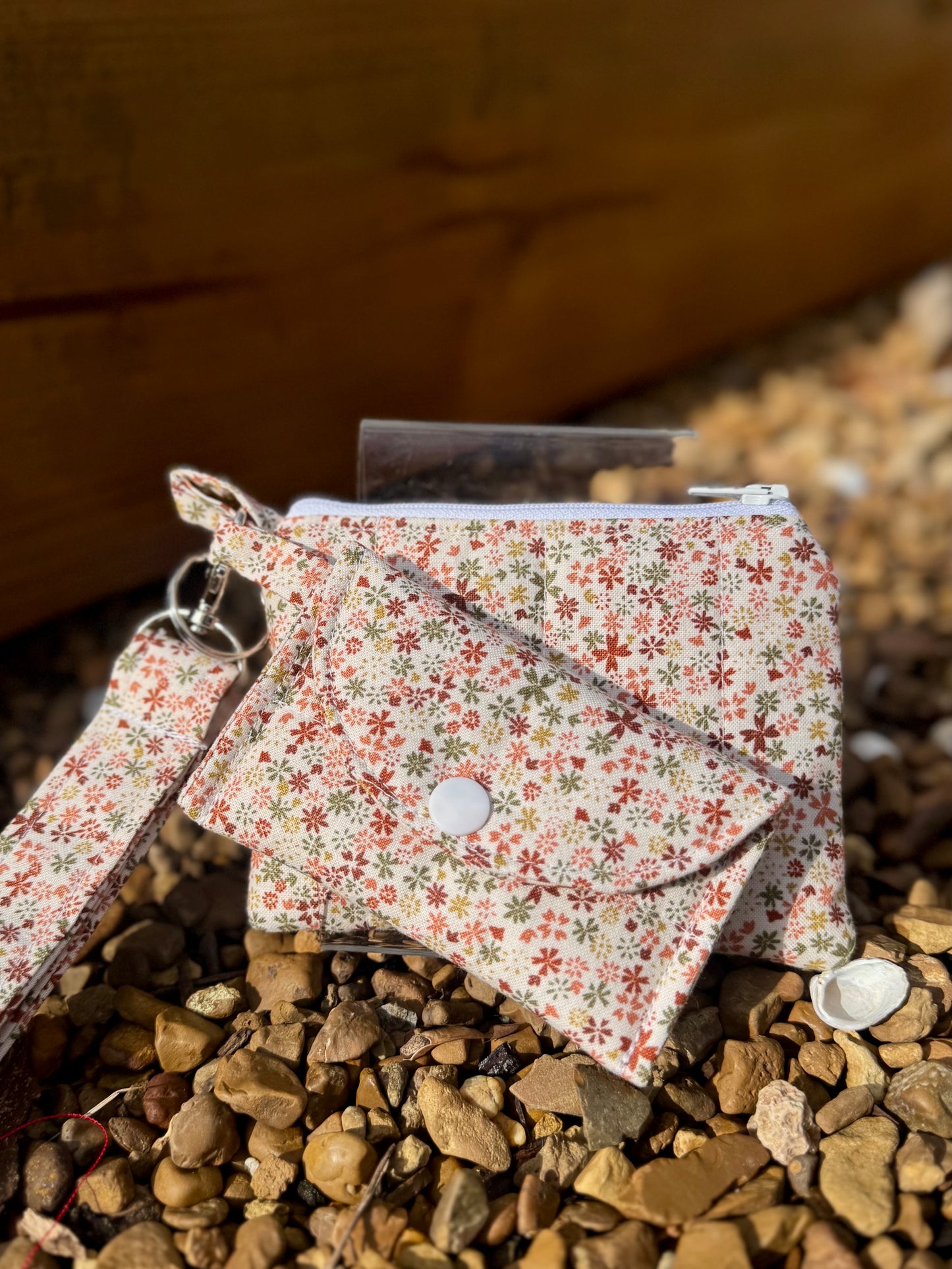 Cinnamon Roll AirPods Case/Card Wallet