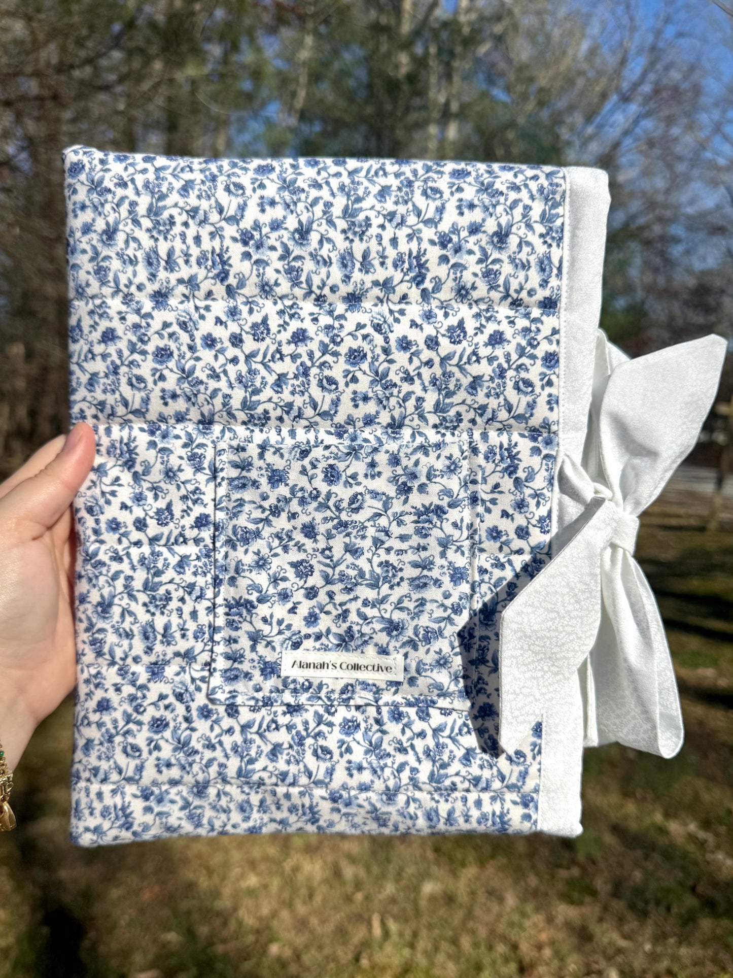 Porcelain Florals Large Bible/Book Sleeve