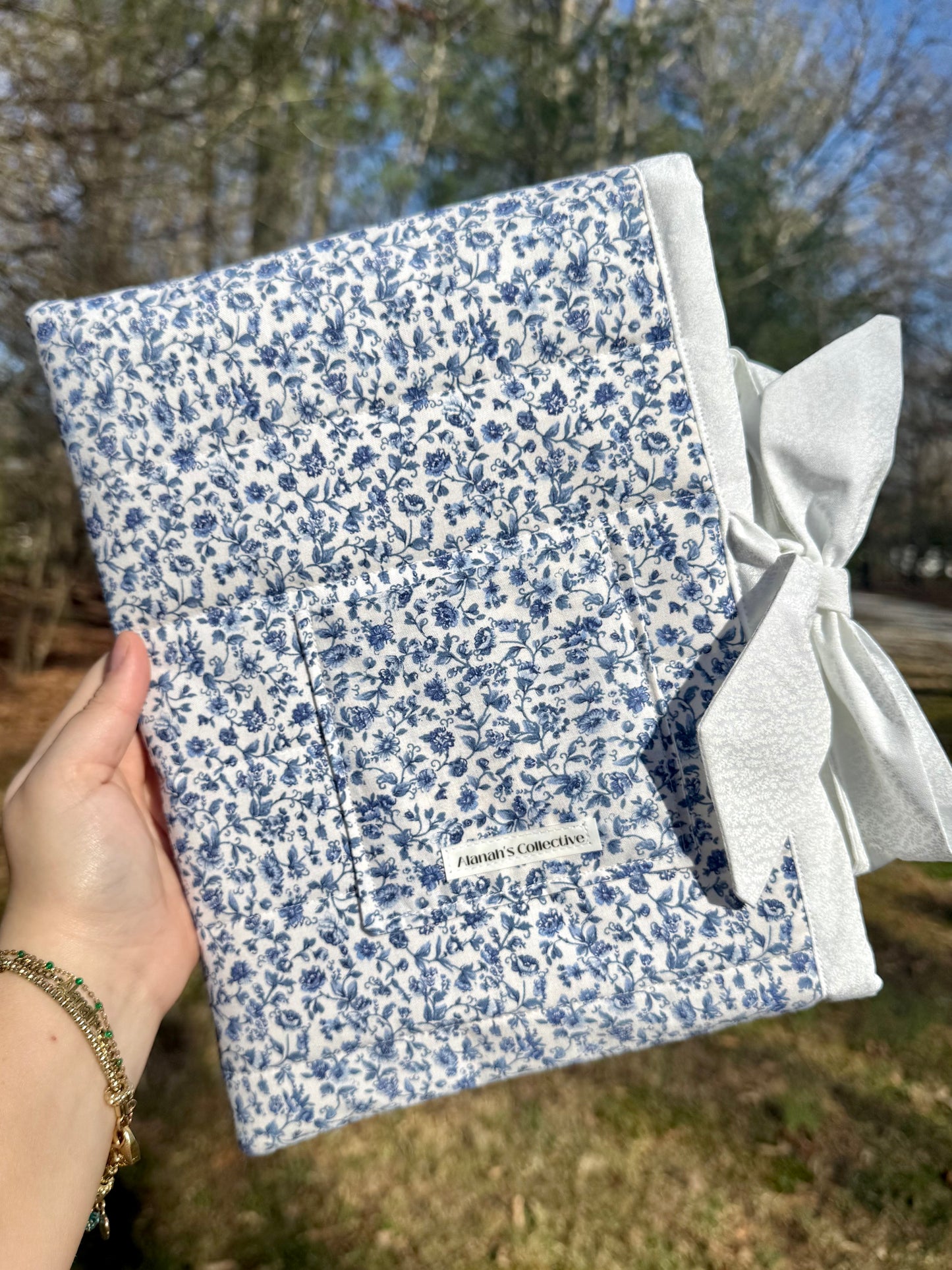Porcelain Florals Large Bible/Book Sleeve