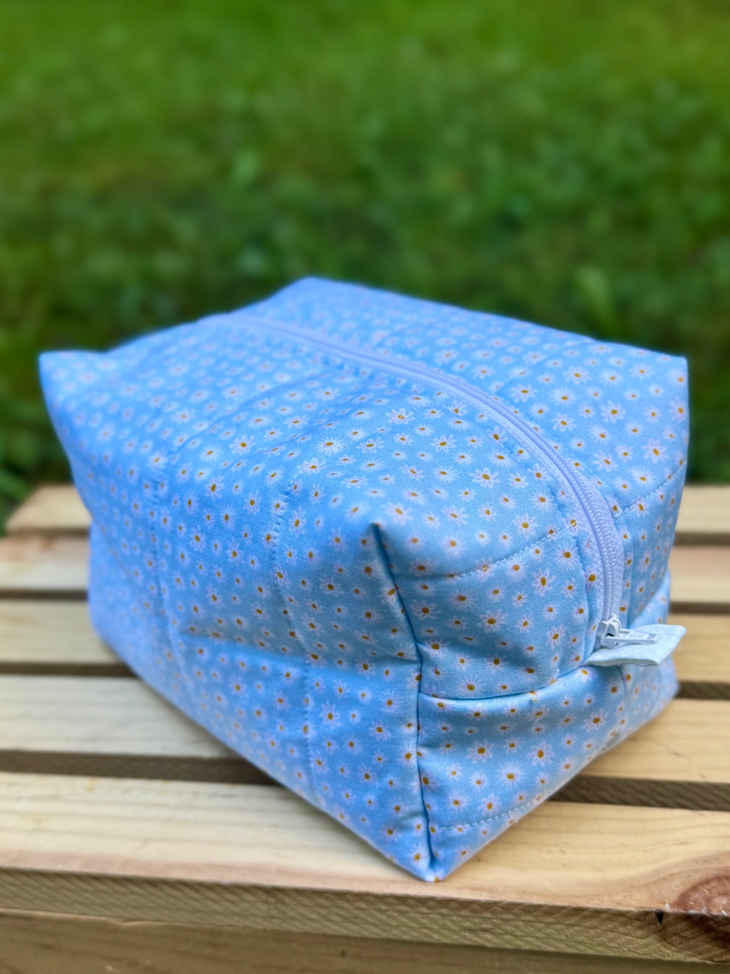 Blue Daisies Makeup Bag