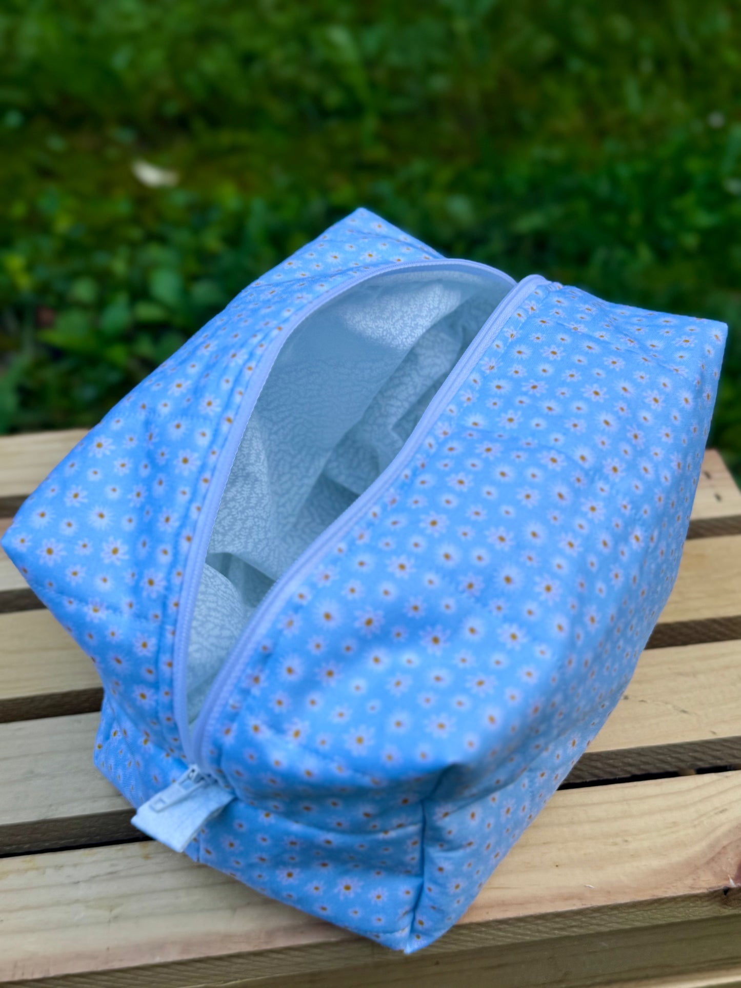 Blue Daisies Makeup Bag