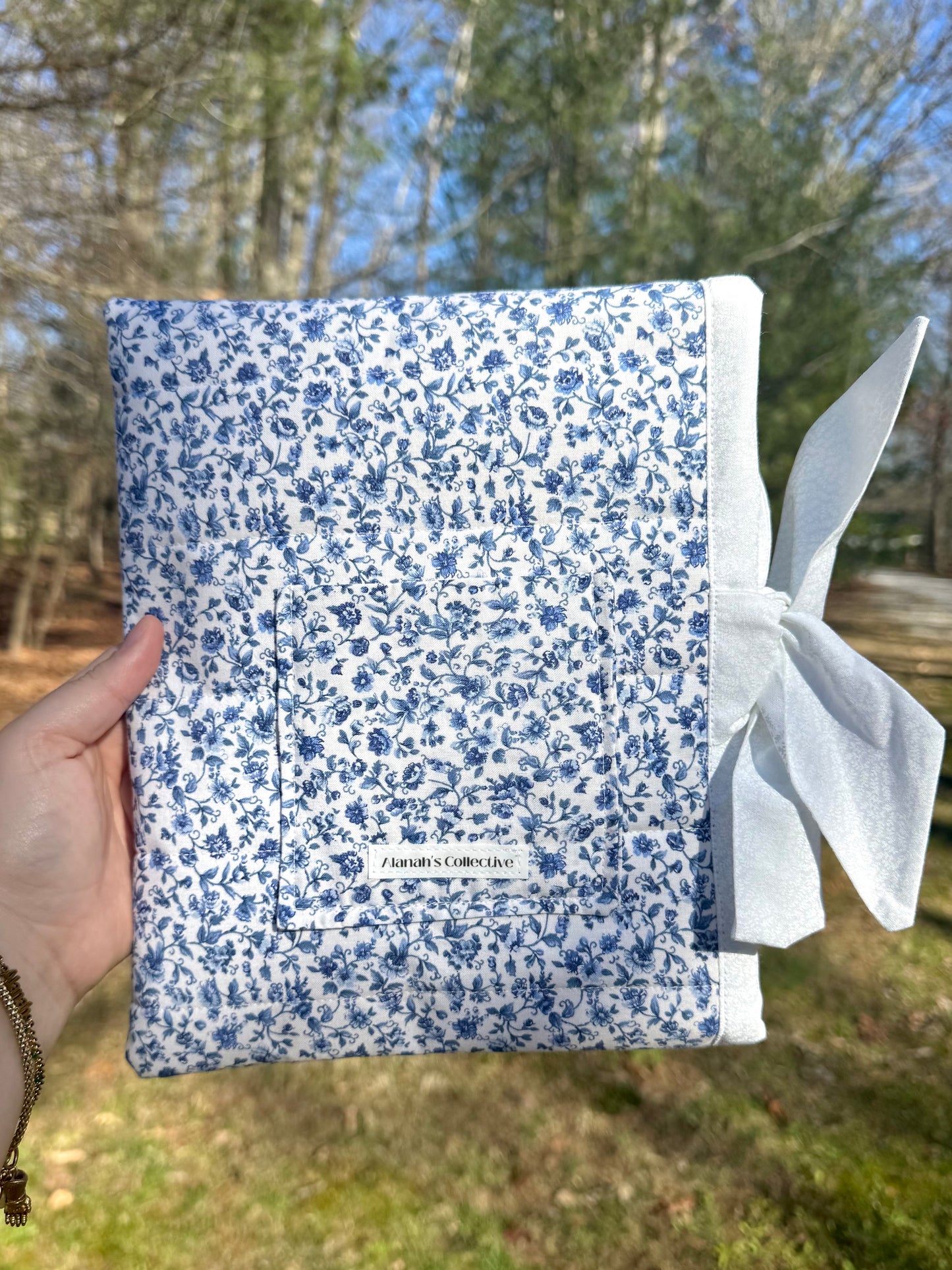 Porcelain Florals Small Bible/Book Sleeve