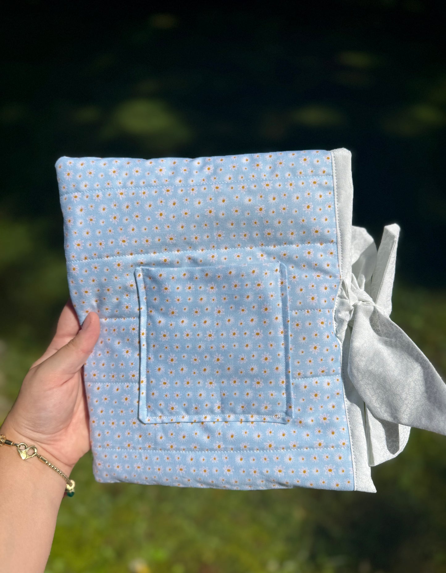 Blue Daisies Small Bible/Book Sleeve