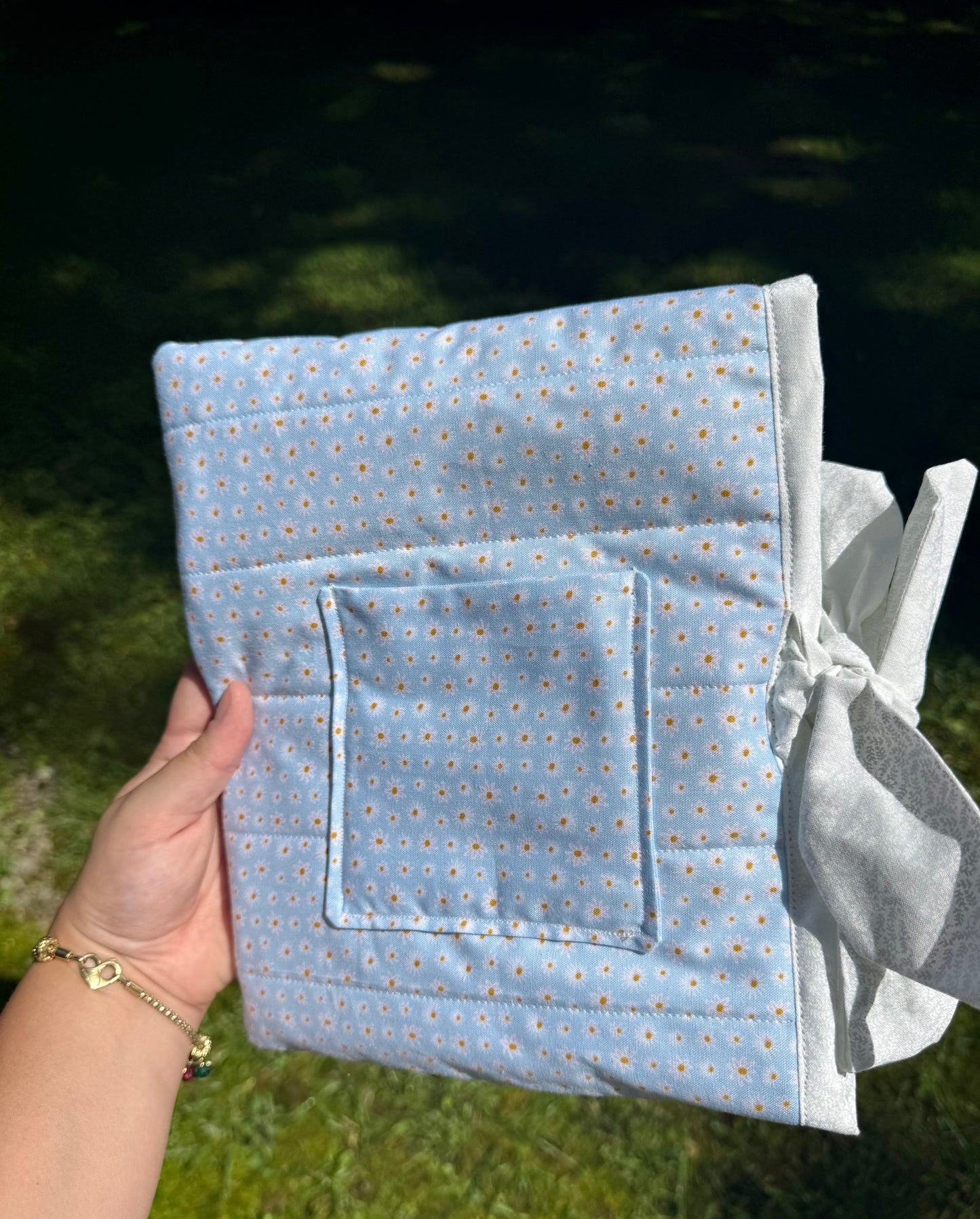 Blue Daisies Small Bible/Book Sleeve