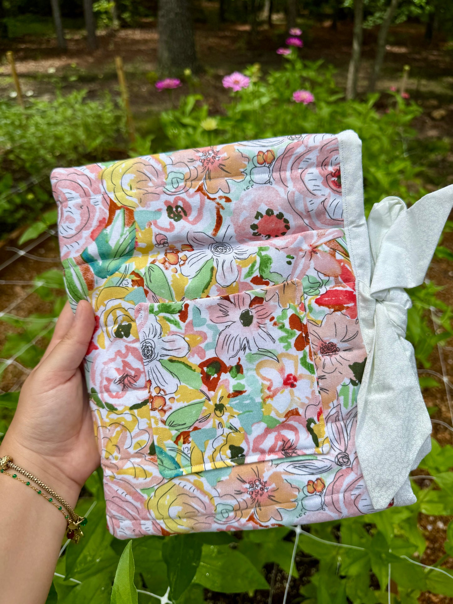 Garden of Pink Small Bible/Book Sleeve