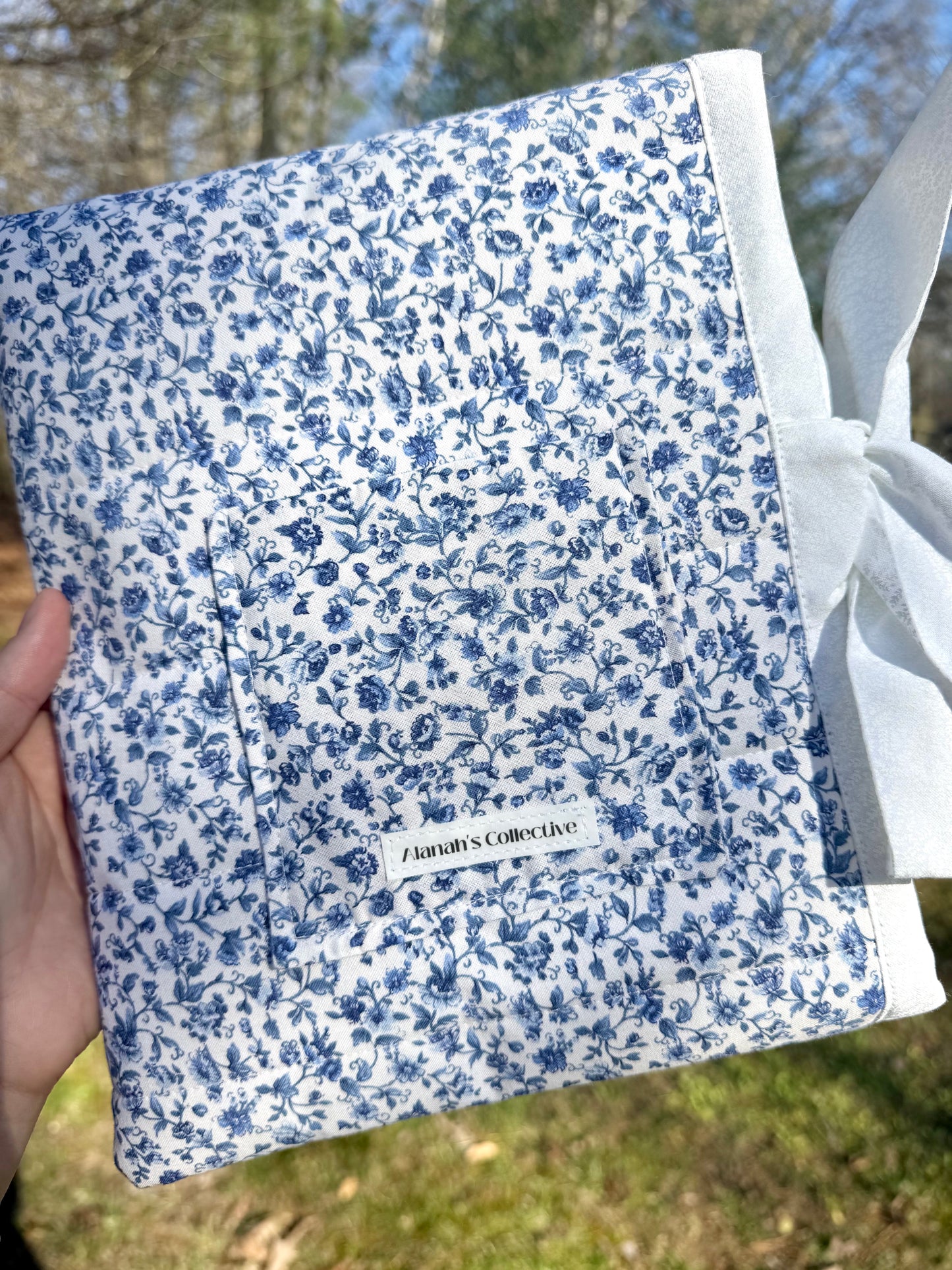 Porcelain Florals Small Bible/Book Sleeve
