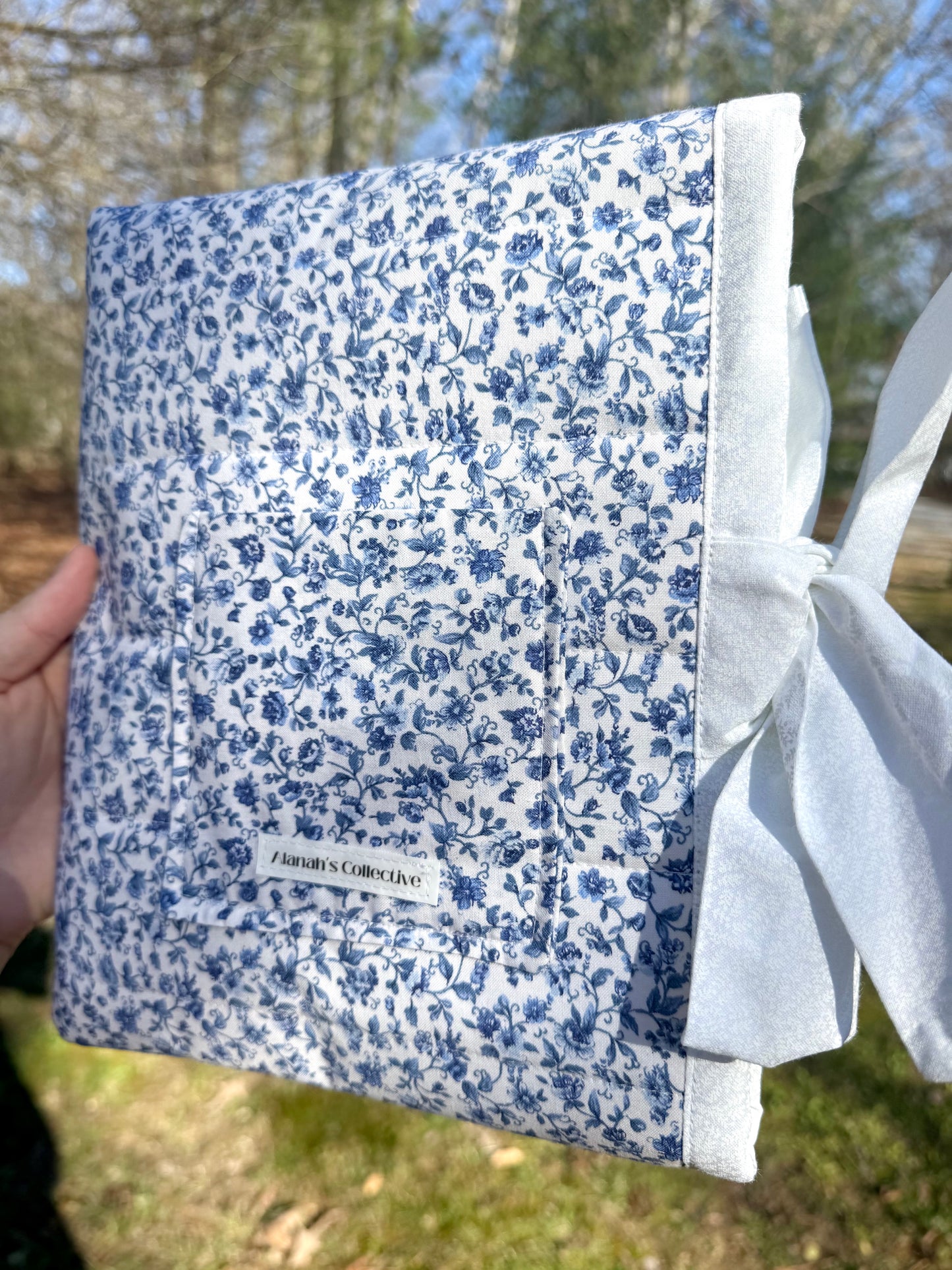 Porcelain Florals Small Bible/Book Sleeve