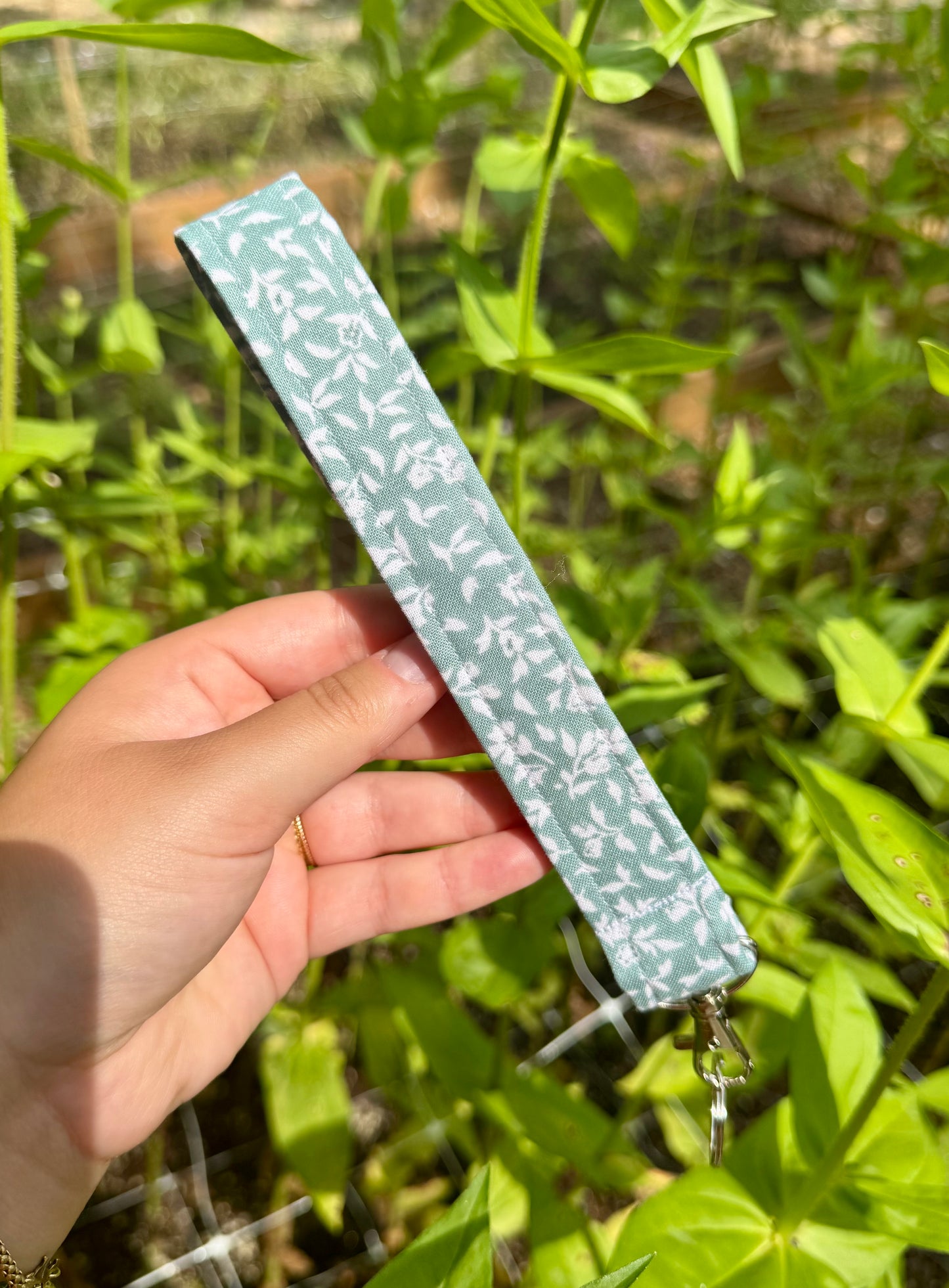 Green Floral Wristlet