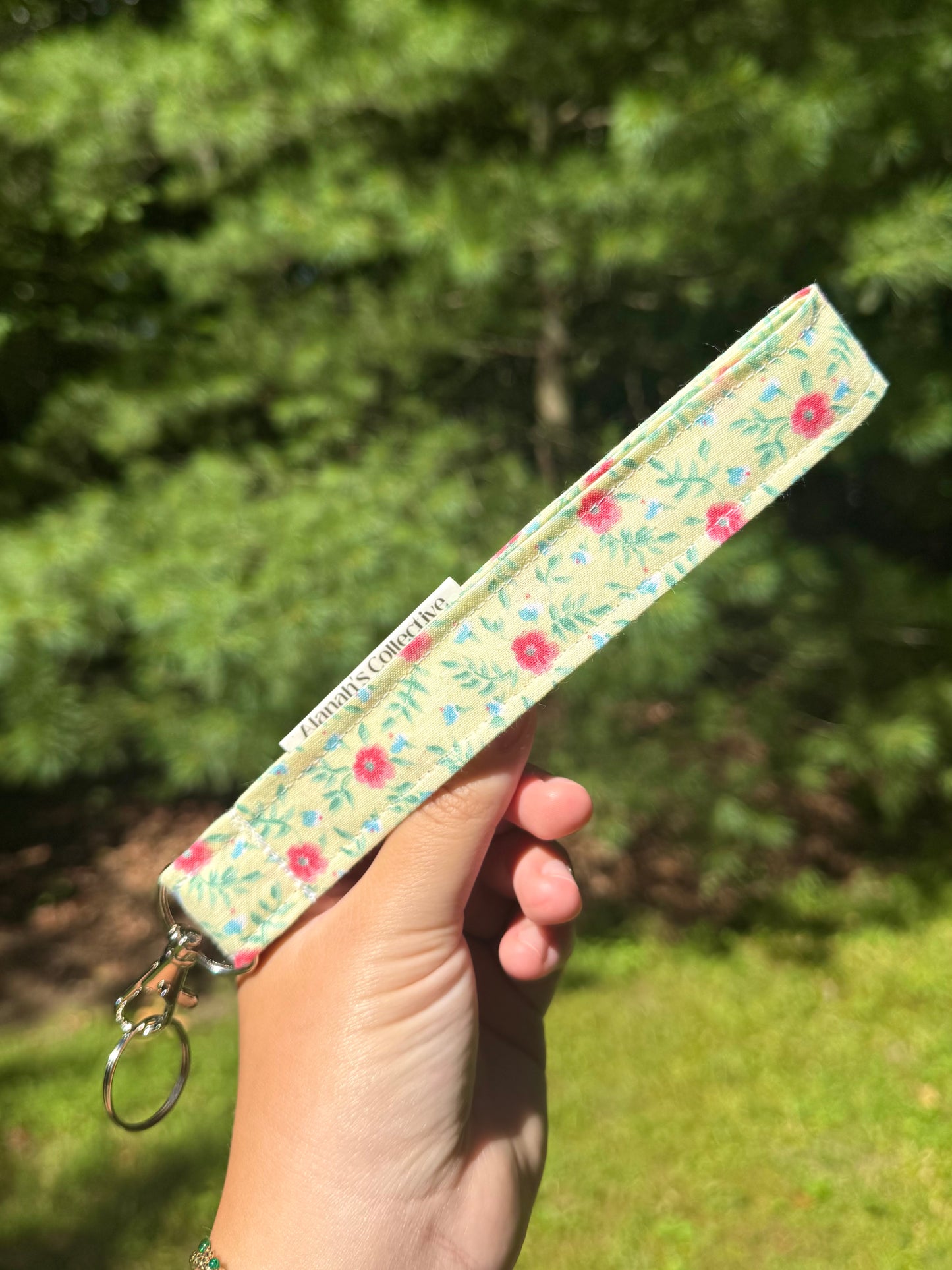 Summer Hibiscus Wristlet